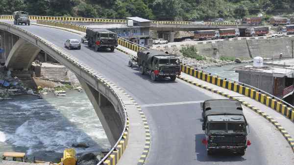 चीन को मुंहतोड़ जवाब देने की सेना को मिली खुली छूट चीन को मुंहतोड़ जवाब देने की सेना को मिली खुली छूट