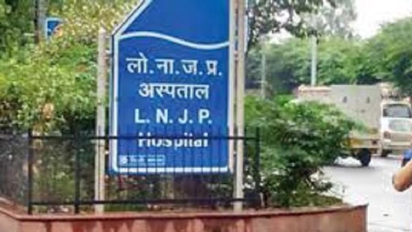  सामने आए अस्पतालों की बदहाली के वीडियो और तस्वीरें