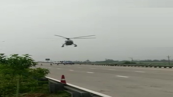 लद्दाख में बर्फीले स्थानों पर पहुंचाता है रसद