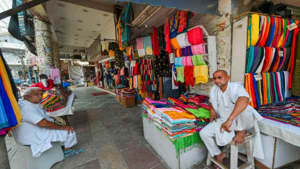 सभी सुरक्षा उपाय साथ में अपनाएं, तभी बचेंगे