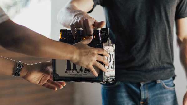 Amazon BigBasket liquor home dilivery, शराब की होम डिलीवरी, अमेजन करेगा शराब की होम डिलीवरी, Home Delivery, Alcohol, liquor, West Bengal, Amazon, BigBasket, शराब, होम डिलीवरी, पश्चिम बंगाल, अमेजन