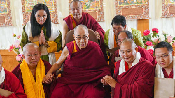 दलाई लामा को मानता है अलगाववादी 