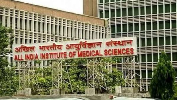 बच्चे का शव छोड़कर भागे मां-बाप