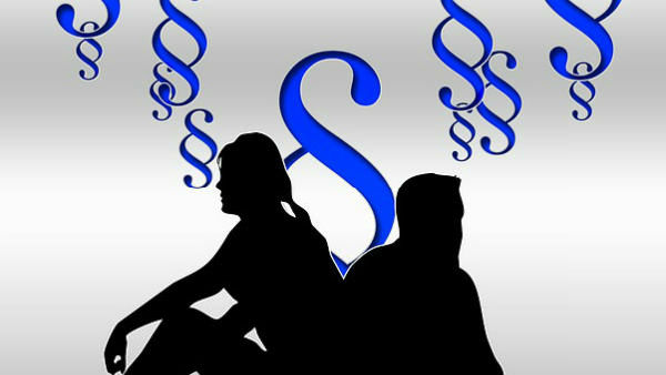 अरबों की मालकिन बनी महिला अरबों की मालकिन बनी महिला