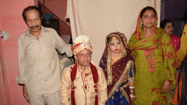 कई फिल्मों में काम कर चुका है ​तीन फीट का फिरोज