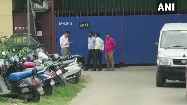 ओकरम इबोबी सिंह के घर पहुंची सीबीआई, CBI at Okram Ibobi Singh residence, Imphal, Central Bureau of Investigation, CBI, Congress, Manipur, Okram Ibobi Singh, misappropriation case, ओकरम इबोबी सिंह , सीबीआई, मणिपुर ओकरम इबोबी सिंह के घर पहुंची सीबीआई, CBI at Okram Ibobi Singh residence, Imphal, Central Bureau of Investigation, CBI, Congress, Manipur, Okram Ibobi Singh, misappropriation case, ओकरम इबोबी सिंह , सीबीआई, मणिपुर