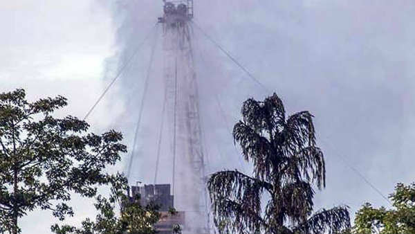 कैसे शुरू हुई तेल की लीकेज