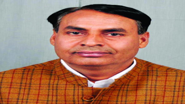 अवैध कमाई में रोड़ा बनने पर कर रहे शिकायत