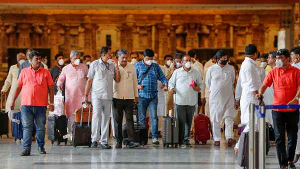 अब हालात को संभालना बहुत ही मुश्किल