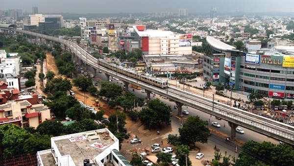 इधर, फरीदाबाद के निगम आयुक्त क्वारंटाइन