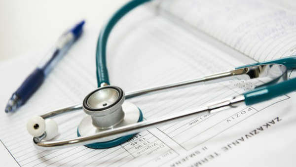 IRDAI की नई गाइडलाइन- लगातार 8 साल तक भरा प्रीमियम तो बीमा कंपनियां नहीं ठुकरा पाएंगी हेल्थ पॉलिसी के दावे IRDAI की नई गाइडलाइन- लगातार 8 साल तक भरा प्रीमियम तो बीमा कंपनियां नहीं ठुकरा पाएंगी हेल्थ पॉलिसी के दावे