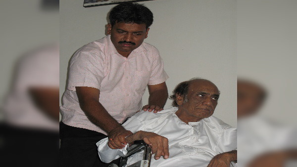  कौन हैं आईएएस अखिलेश झा