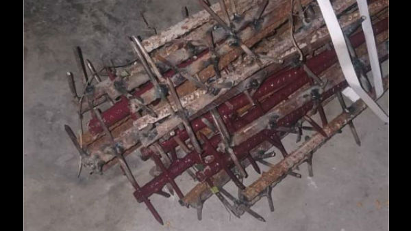 अचानक बोला डंडों से हमला 