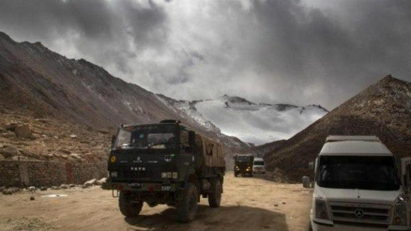 लद्दाख में बढ़ाई गई जवानों की संख्‍या 