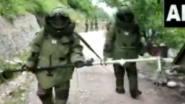 बारामूला-हंदवाड़ा हाइवे पर मिला बम 