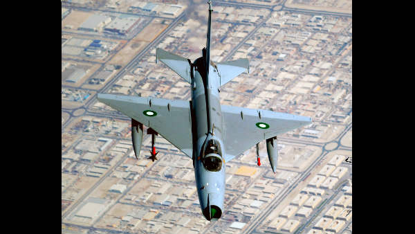 ट्रक में जवानों को भेजा जा रहा LAC पर 