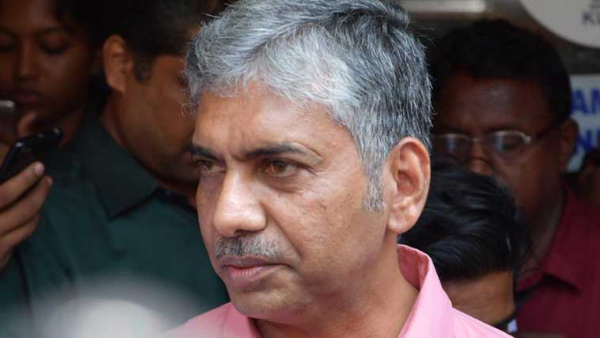 भ्रष्टाचार का लग चुका है आरोप भ्रष्टाचार का लग चुका है आरोप