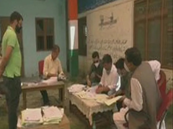 25 की उम्र में आईएएस बने, 26 साल जम्मू में बीते