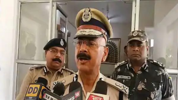 पूर्व डीजीपी के खिलाफ केस दर्ज पूर्व डीजीपी के खिलाफ केस दर्ज