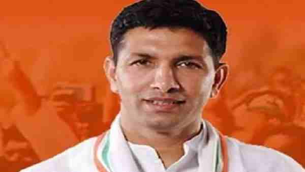 नारी शक्ति के अपमान में घिरे जीतू पटवारी