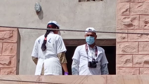 युवक को गोद ले रखा था युवक को गोद ले रखा था