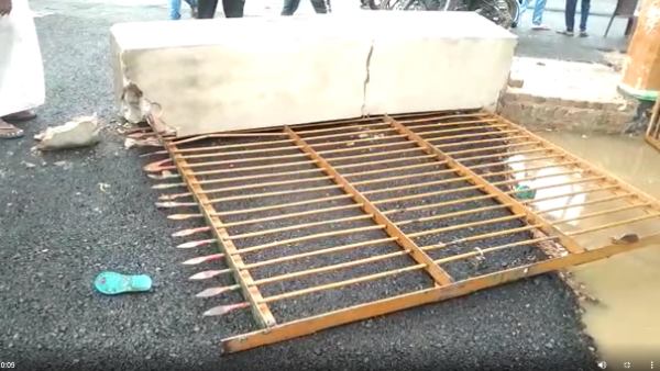 8 year old girl died after college gate falls on her in kasganj 8 year old girl died after college gate falls on her in kasganj