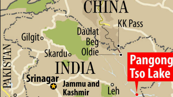 लद्दाख के आसमान पर बढ़े फाइटर जेट्स 