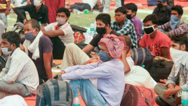 तीन लाख से ज्यादा लोगों की जांच