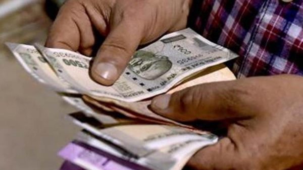 संक्रमित होने के डर से बस में नहीं गए