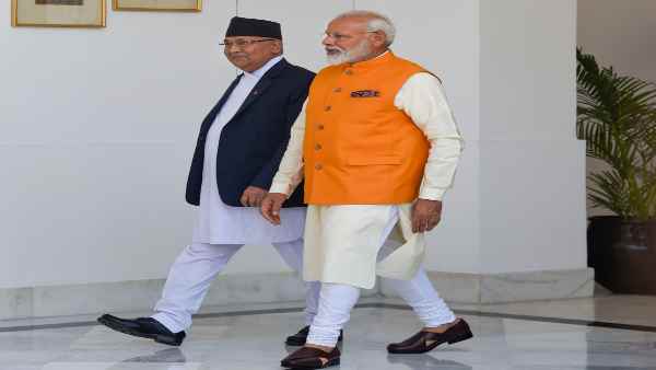 सरहद ने बांटा लेकिन दिल से एक