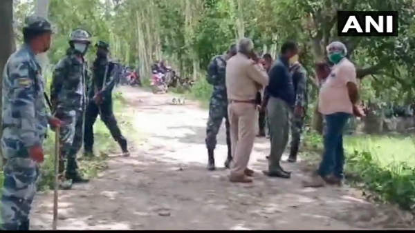 15 राउंड हुई फायरिंग