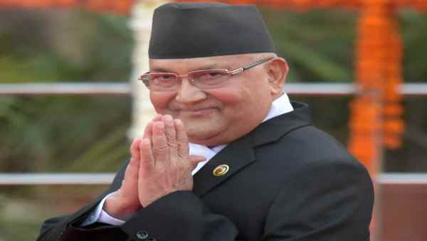 कुर्सी बचाने के लिए राष्ट्रवाद का कार्ड चल रहे हैं ओली
