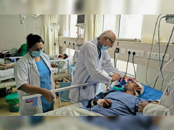 दिल्ली रेफर किए गए थे, फिर वापस प्रेम अस्पताल लाए गए