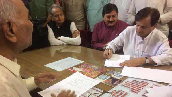 2017 में अहमद पटेल की बढ गई थी टेंशन