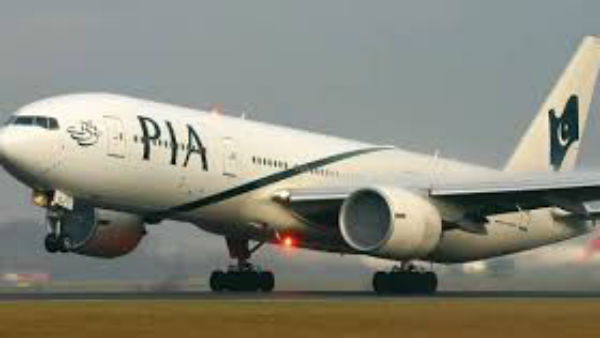 पायलट ने एयर ट्रैफिक कंट्रोलर की चेतावनी को भी नजरअंदाज करते हुए बतियाते रहे पायलट ने एयर ट्रैफिक कंट्रोलर की चेतावनी को भी नजरअंदाज करते हुए बतियाते रहे