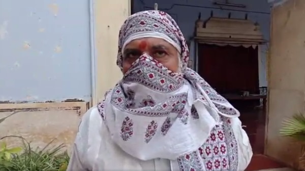  आयुर्वेदिक सैनिटाइजर से धुलवाएंगे हाथ