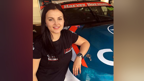 कितना कमा लेती हैं रेनी ग्रेसी?