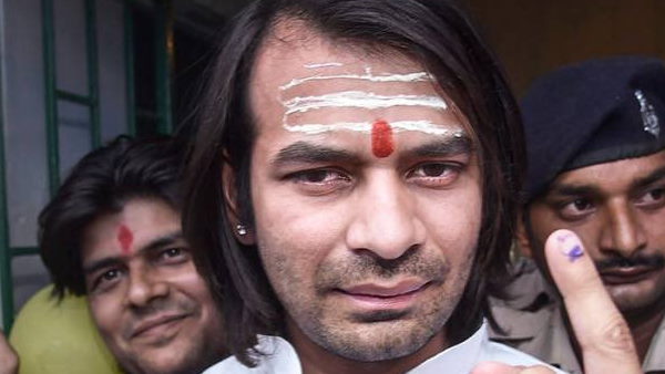 राजद के एक फैसले से तेज प्रताप का नाम हटा