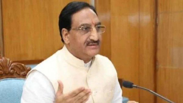 स्कूल के समय और सिलेबस में कटौती पर विचार