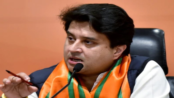 इतना सम्मान हजम कैसे हो रहा इतना सम्मान हजम कैसे हो रहा