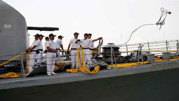 धरती पर कदम रखना सपना बन गया