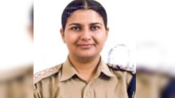  मां-बेटा आईएएस, बेटी आईपीएस