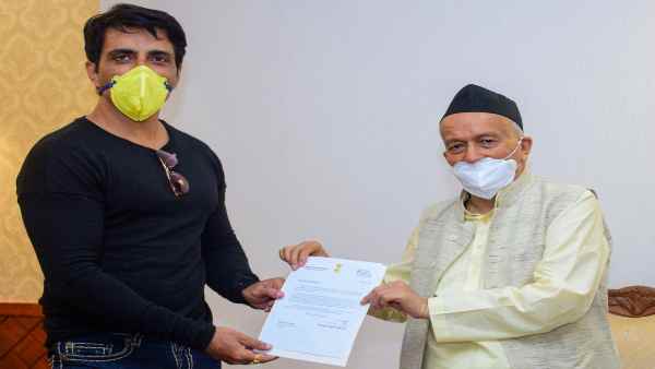 हजारों दिलों के मसीहा बन चुके हैं सूद