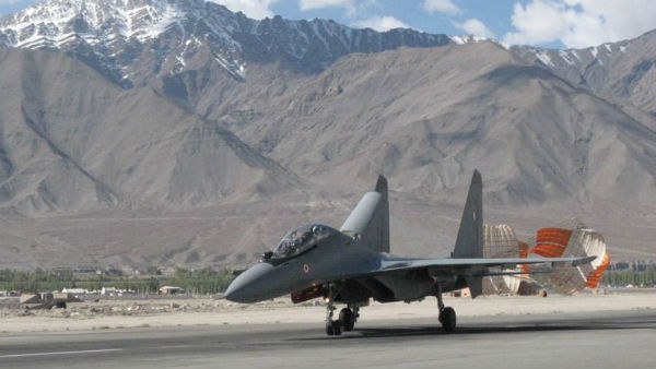लद्दाख में IAF के दो बेस 