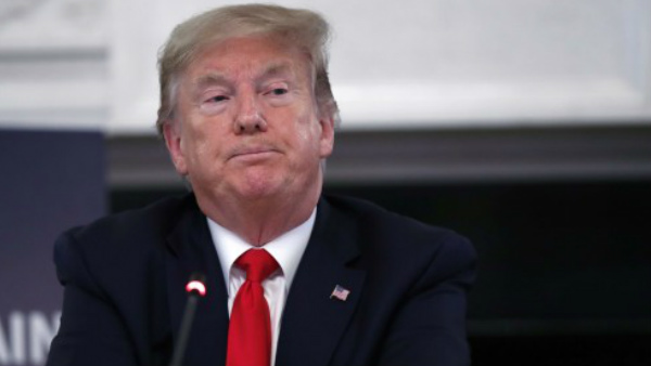 ट्विटर ने ट्रंप ट्वीट को बताया मैनीपुलेटिड मीडिया, फेसबुक ने हटाई पोस्ट ट्विटर ने ट्रंप ट्वीट को बताया मैनीपुलेटिड मीडिया, फेसबुक ने हटाई पोस्ट