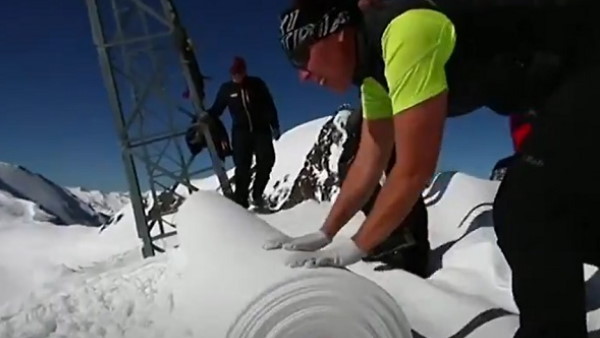 एक शीट की कीमत 450 डॉलर