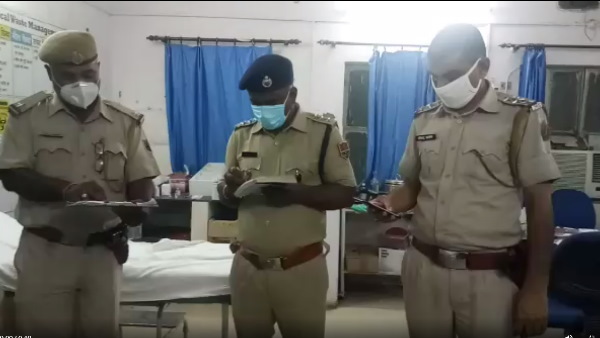 फ्लेट में अकेले थे पति पत्नी