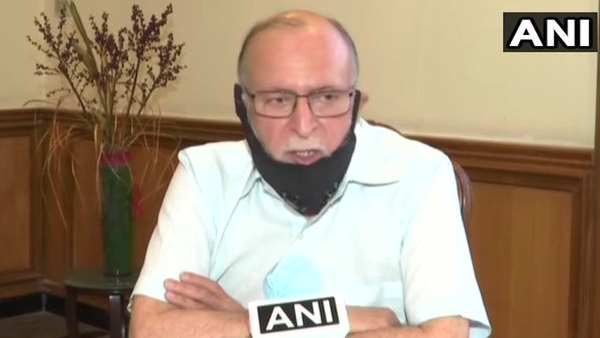 बिल्डिंग के बाहर हो सब जानकारी