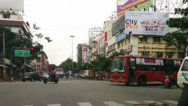 इन क्षेत्रों में गिरावट दर्ज की गई 