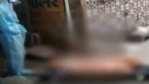 corona patient dead body taken by ambluance after his death of 14 hours